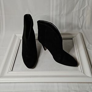 H & M black faux suede ankle boots size 40/US 8. 5